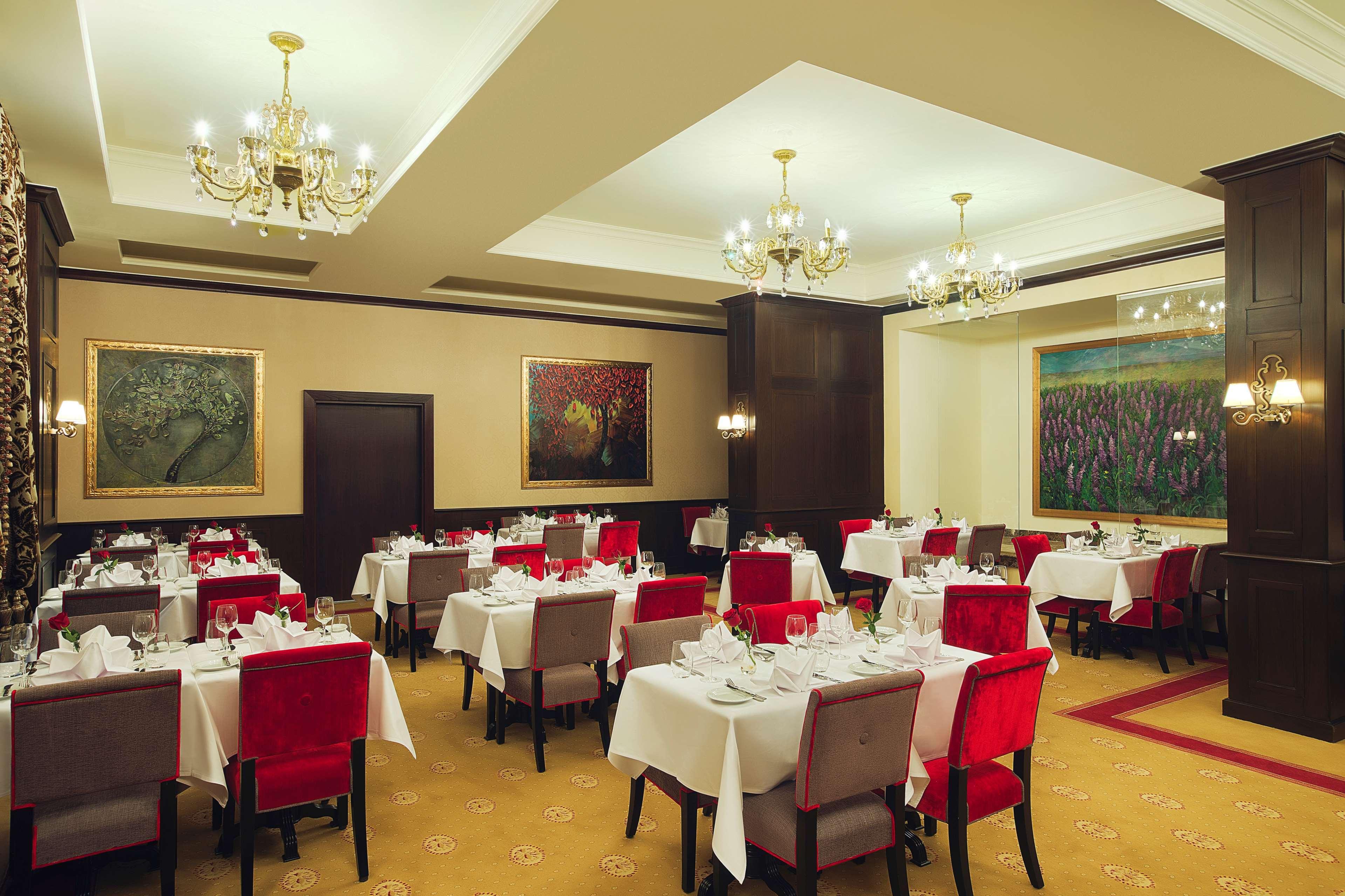 Royal Maxim Palace Kempinski El Cairo Exterior foto Restaurant