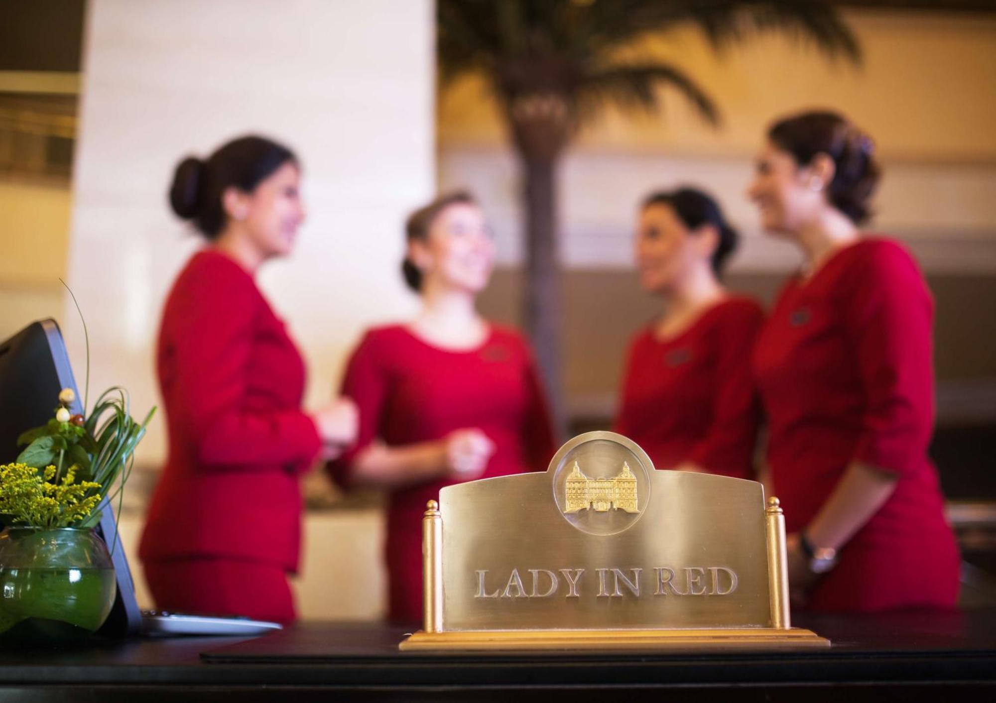 Royal Maxim Palace Kempinski El Cairo Exterior foto The Lady in Red award